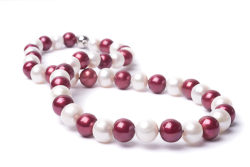 18" Crimson & White 10mm Freshwater Pearl Necklace