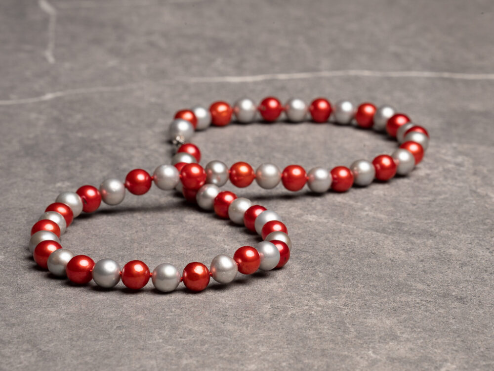 18" Scarlet and Grey Freshwater Pearl Necklace - Image 5