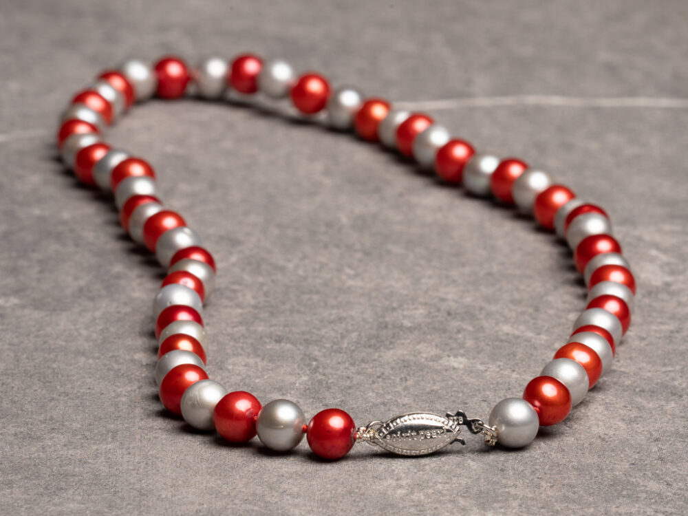 18" Scarlet and Grey Freshwater Pearl Necklace - Image 4