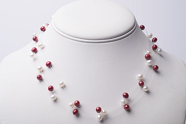 16″ Crimson and White Freshwater Pearl Choker Necklace